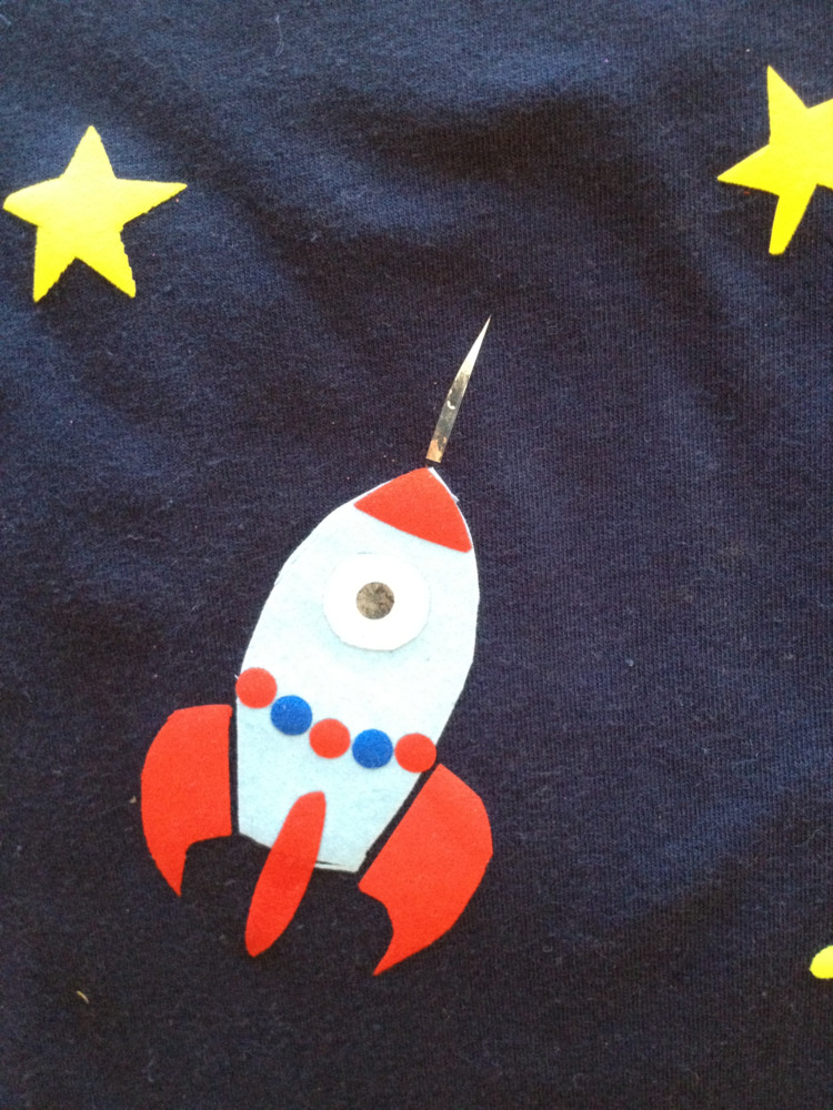 Random work from Laurien Versteegh | Kids wear: "Just my lorry" | In to space