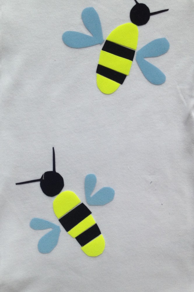 Random work from Laurien Versteegh | Kids wear: "Just my lorry" | Big bees