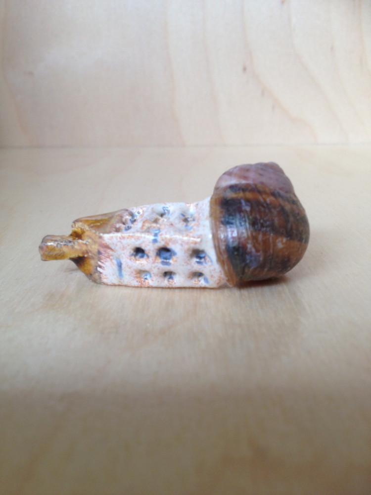 Random work from Laurien Versteegh | New houses - ceramic | Snail house, big